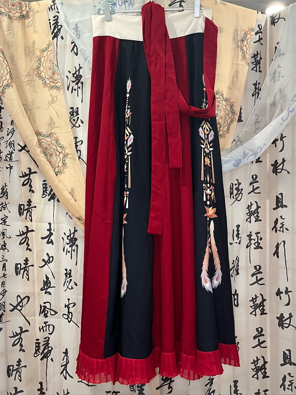 Red and black Jin dynasty hanfu 6 m hem poqun with ruffles